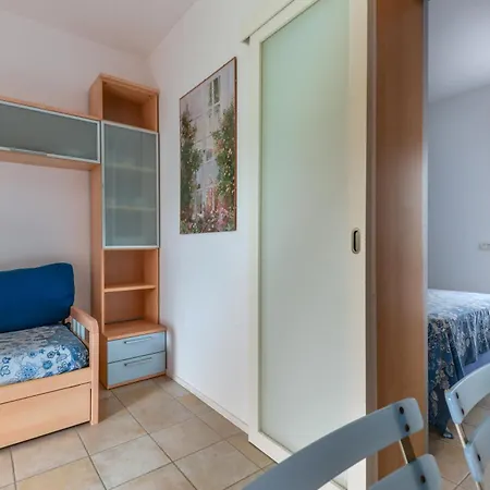 Apartment 3b *